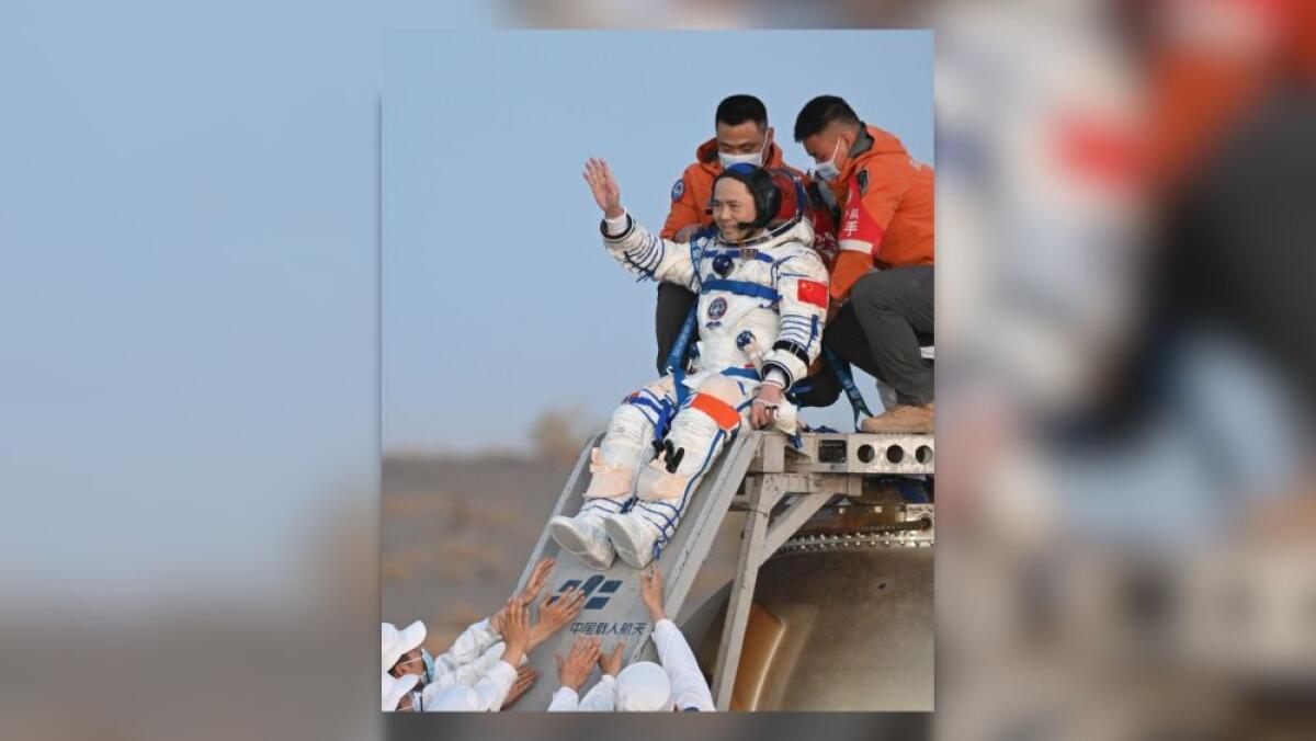 Atterrata in Cina la capsula di rientro della stazione spaziale Shenzhou-22 - 
