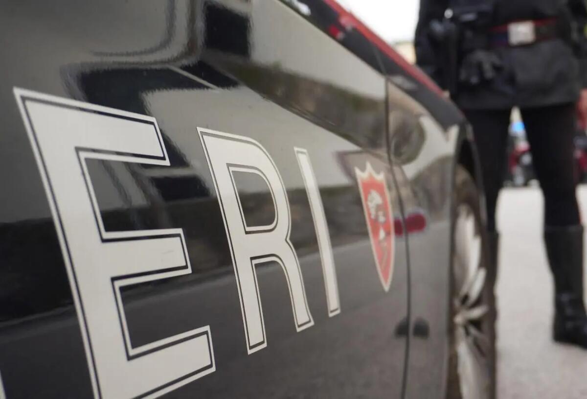 Tentato femminicidio nel Catanese, donna picchiata nella notte dal compagno a Misterbianco: è in gravissime condizioni - 