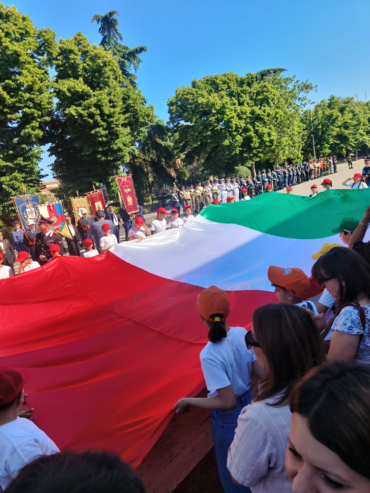Le scuole di Caltanissetta "colorano" la festa del 2 Giugno - 