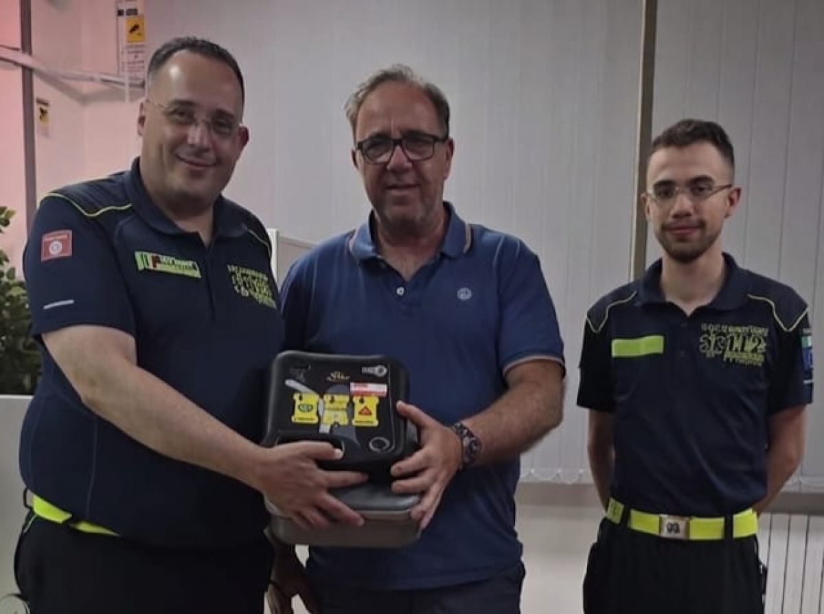 Il Lions Gela Host dona un defibrillatore alla ProCivis  - 