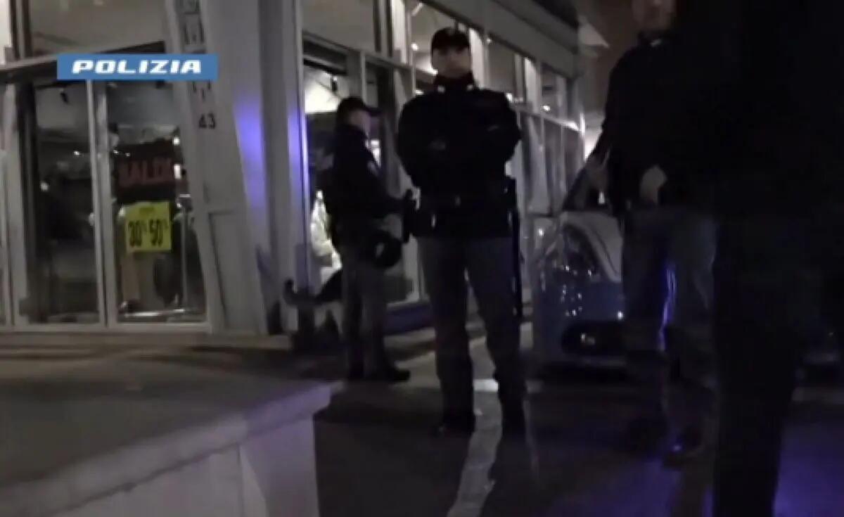 Operazione della Polizia in 26 città: 70 arresti,264 denunce e 19 armi sequestrate - 