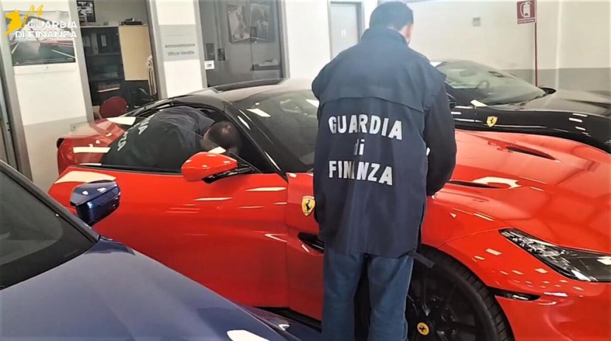 Maxi frode su auto di lusso da 42 milioni di euro, sequestri in tutta Italia - 