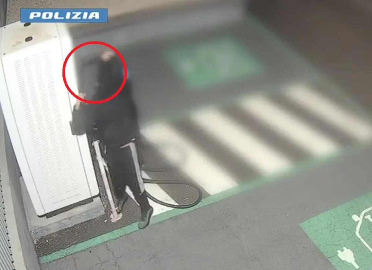 Tra Catania e Siracusa furti dalle colonnine elettriche, due arresti - 