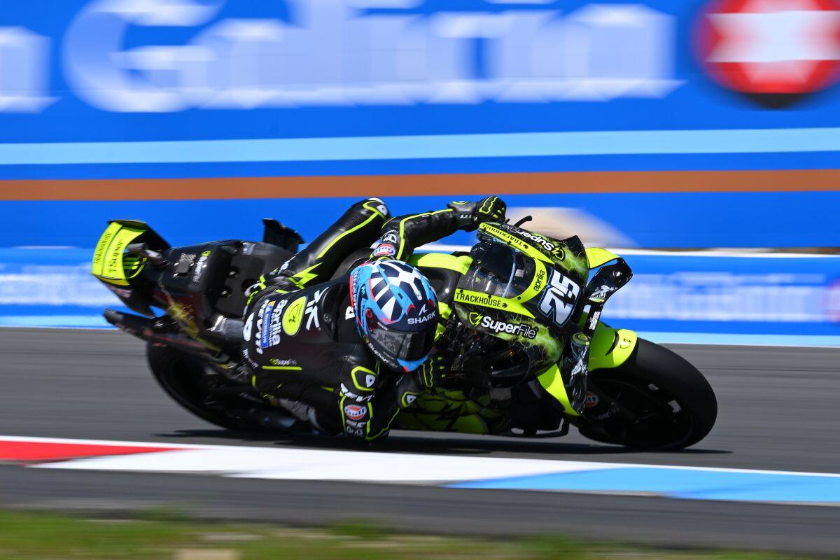 Fernandez vince la sprint di Assen, terzo Di Giannantonio davanti a Bezzecchi - 