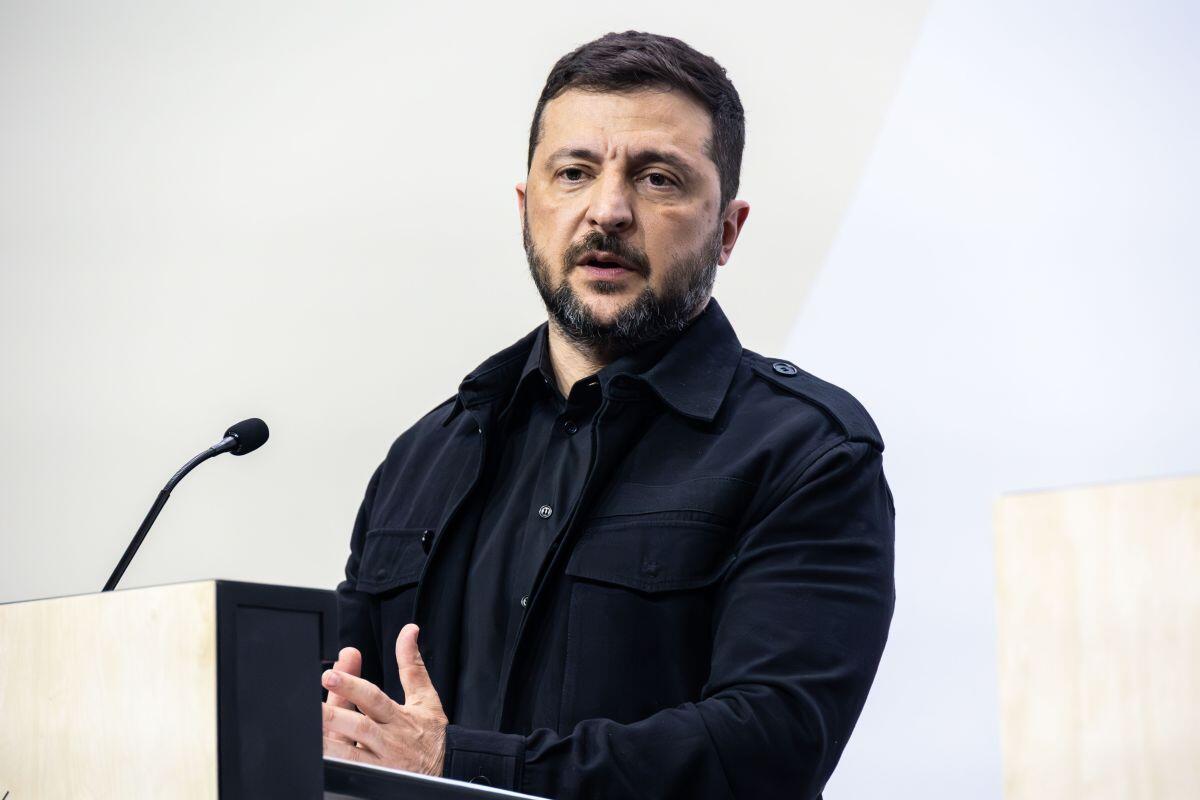 Ucraina, Zelensky “Drone russo ha colpito centrale stoccaggio di Cernobyl” - 