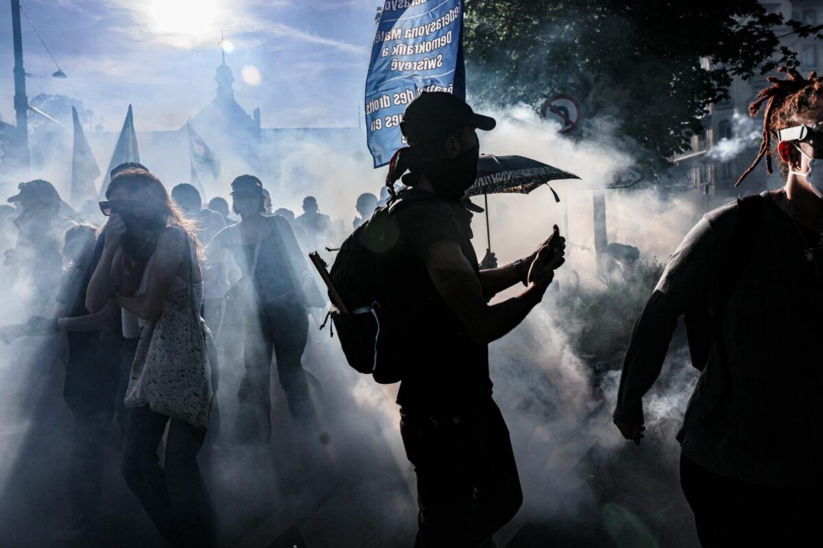 G7, scontri a Ginevra tra manifestanti anti-vertice e polizia - 