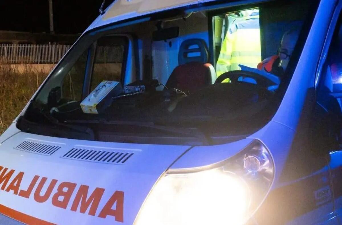 Scontro mortale sulla A18, muore 30enne residente nel Catanese. Grave la figlia piccola - 