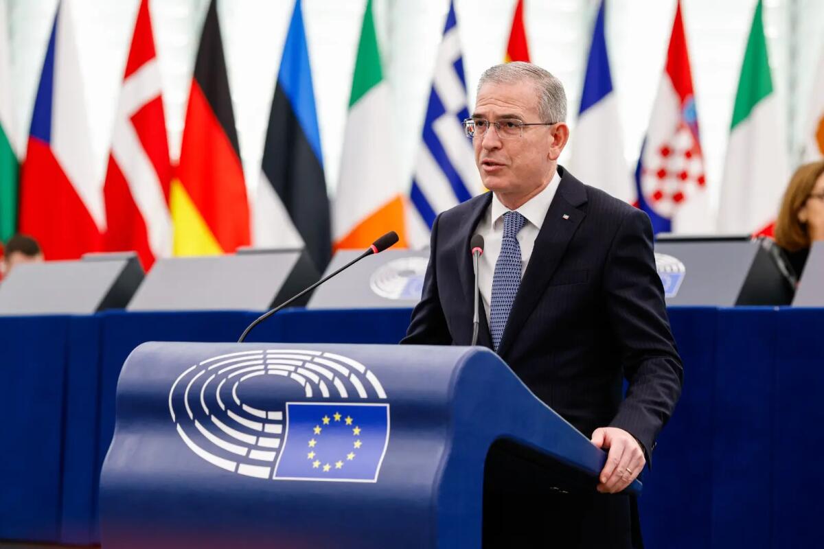 Falcone “Interrogazione in Ue sui rincari dei noli al 50% sulle tratte marittime per il trasporto merci da e per Sardegna e Sicilia” - 