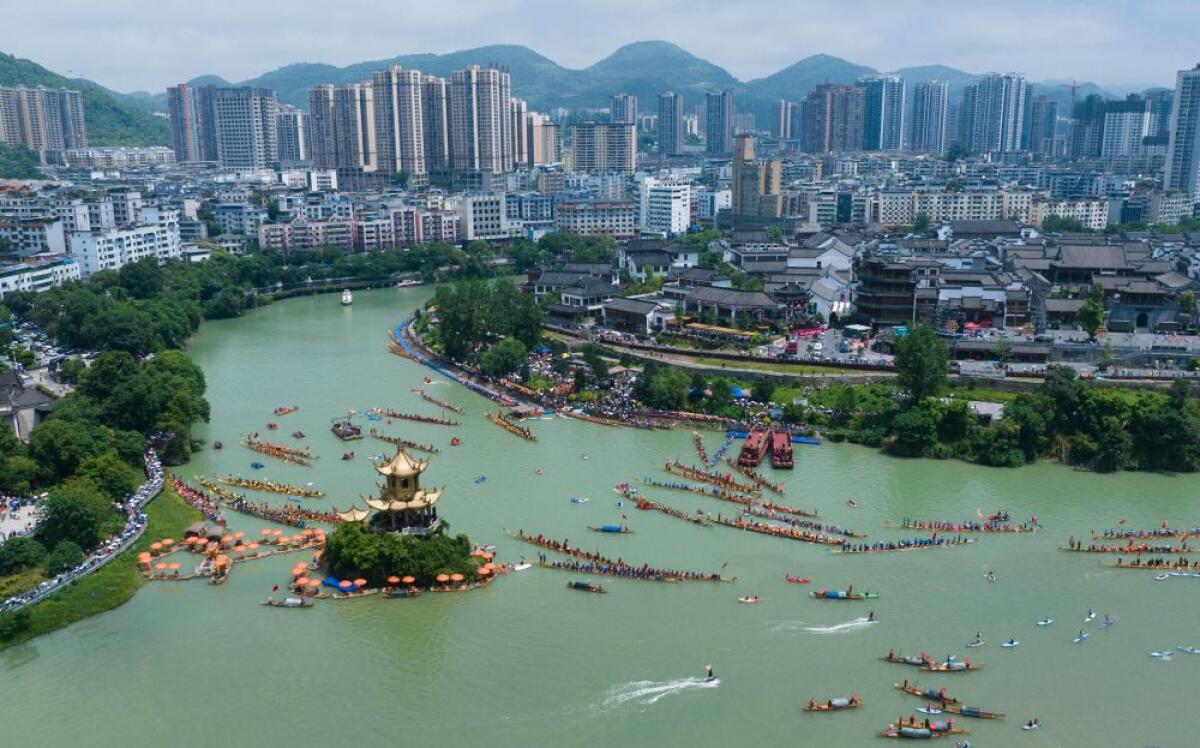 Cina, previsti 83 mln di spostamenti in treno per il Dragon Boat Festival - 
