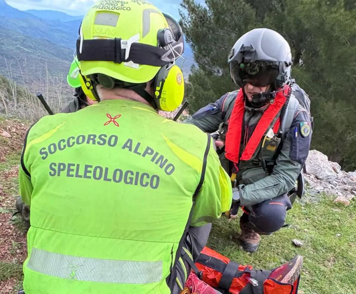 Salvato lo speleologo bloccato a 120 metri profondità nel cuneese - 