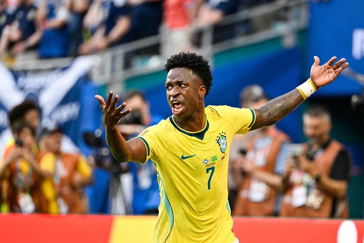Vinicius trascina il Brasile al primo posto nel girone C, 3-0 alla Scozia - 