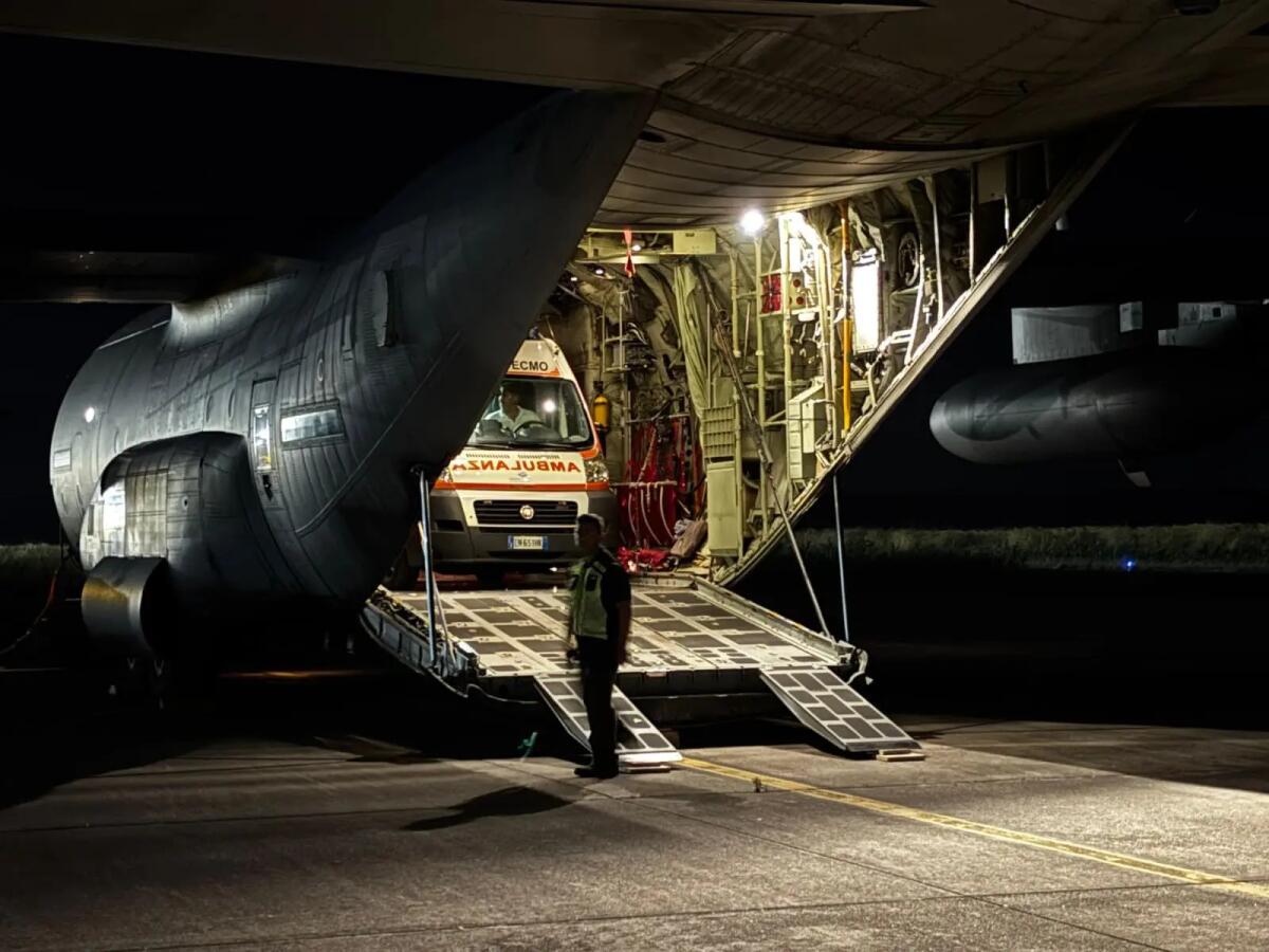 Bimbo di 7 anni trasportato d’urgenza dalla Sicilia a Roma con un volo dell’Aeronautica Militare - 