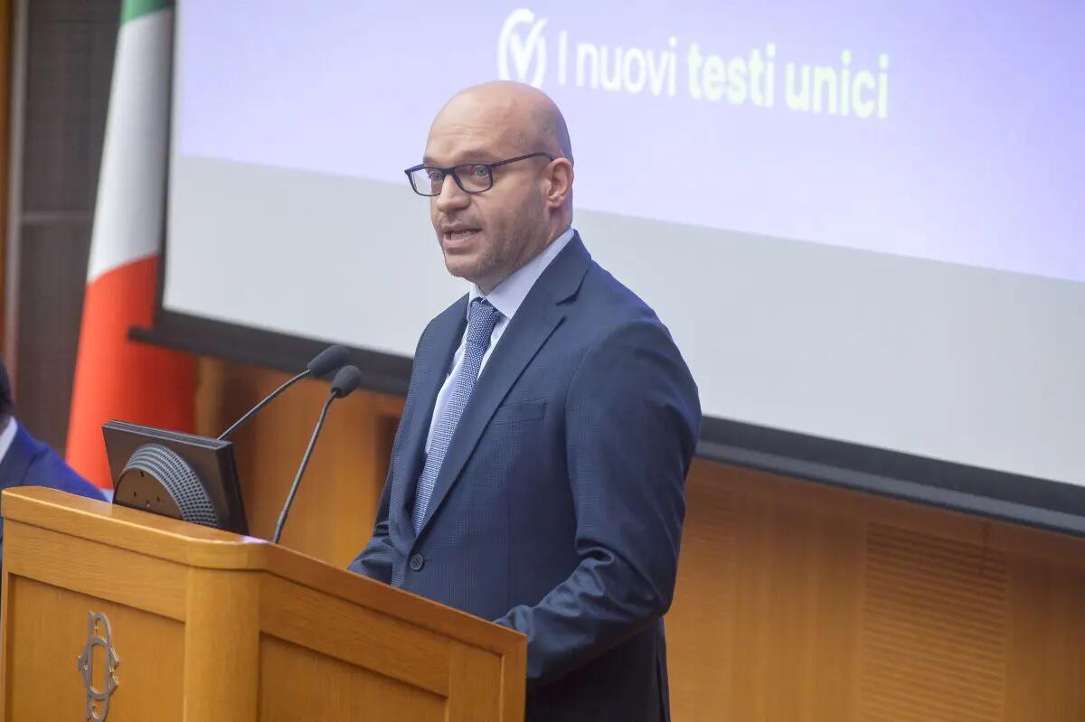 2 Giugno, Fontana “La democrazia si rafforza con partecipazione e giovani” - 