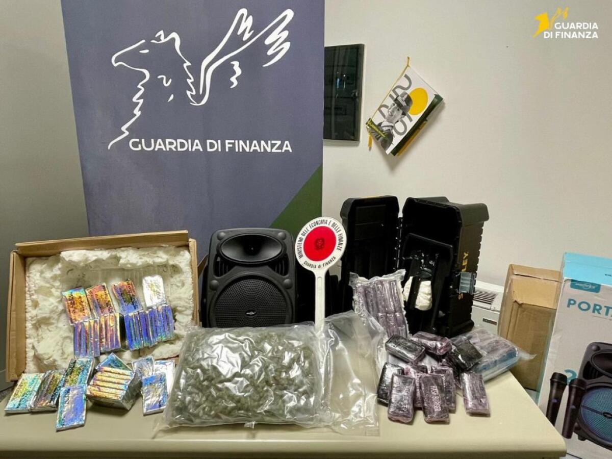Droga dalla Spagna tra cassa acustica e attrezzi, sequestro per 6 kg a Genova - 