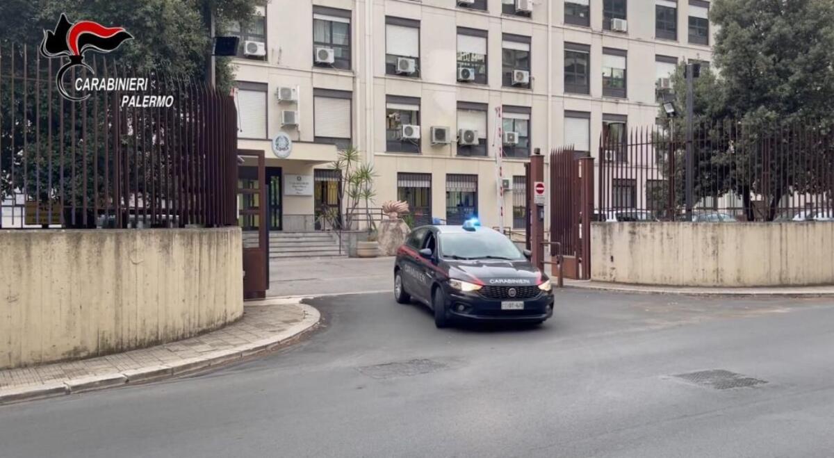Uomo trovato morto in strada a Palermo, accanto al corpo chiazze di sangue - 
