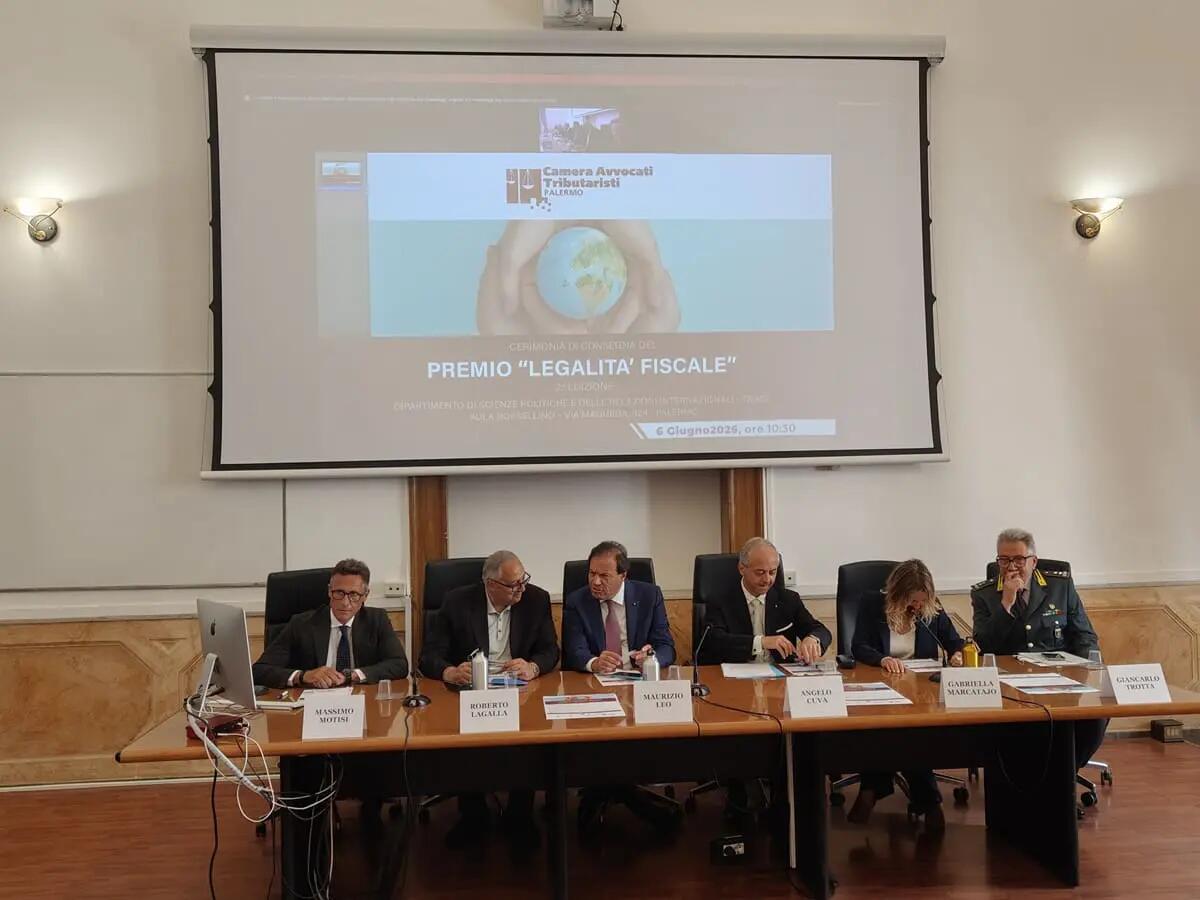 A Palermo consegnato il Premio Legalità fiscale al viceministro dell’Economia Maurizio Leo - 