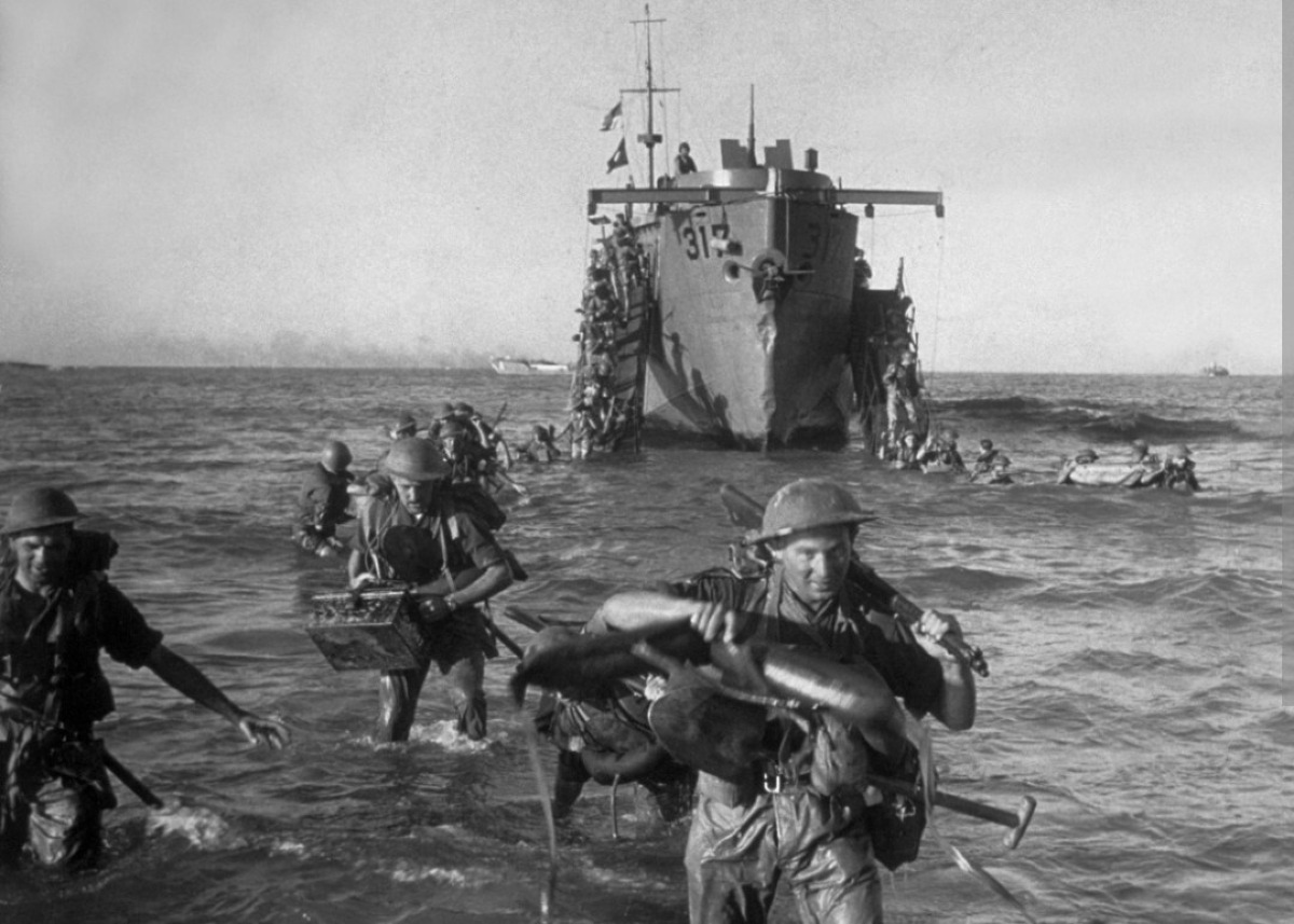 "Emettere francobollo per lo sbarco del 1943" - 