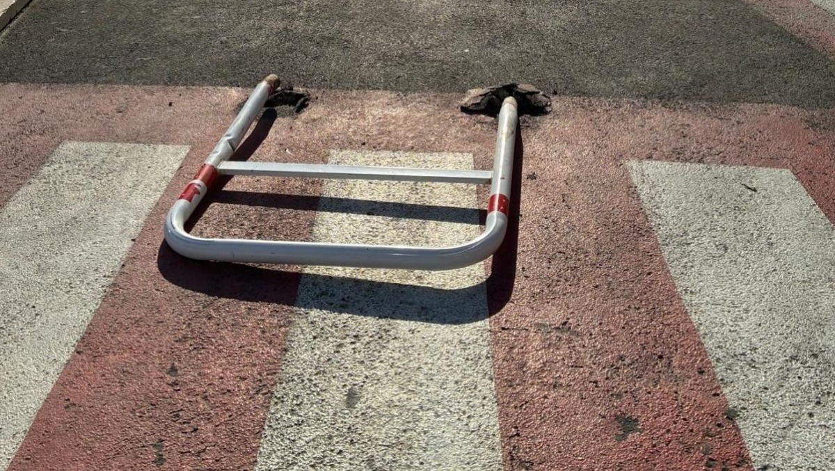 Atto vandalico in viale Mediterraneo  - 