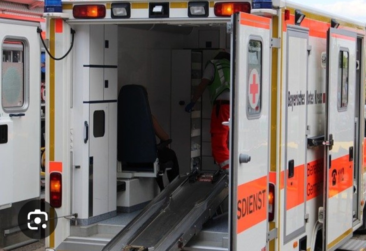 Donna investita da auto in via Cascino 