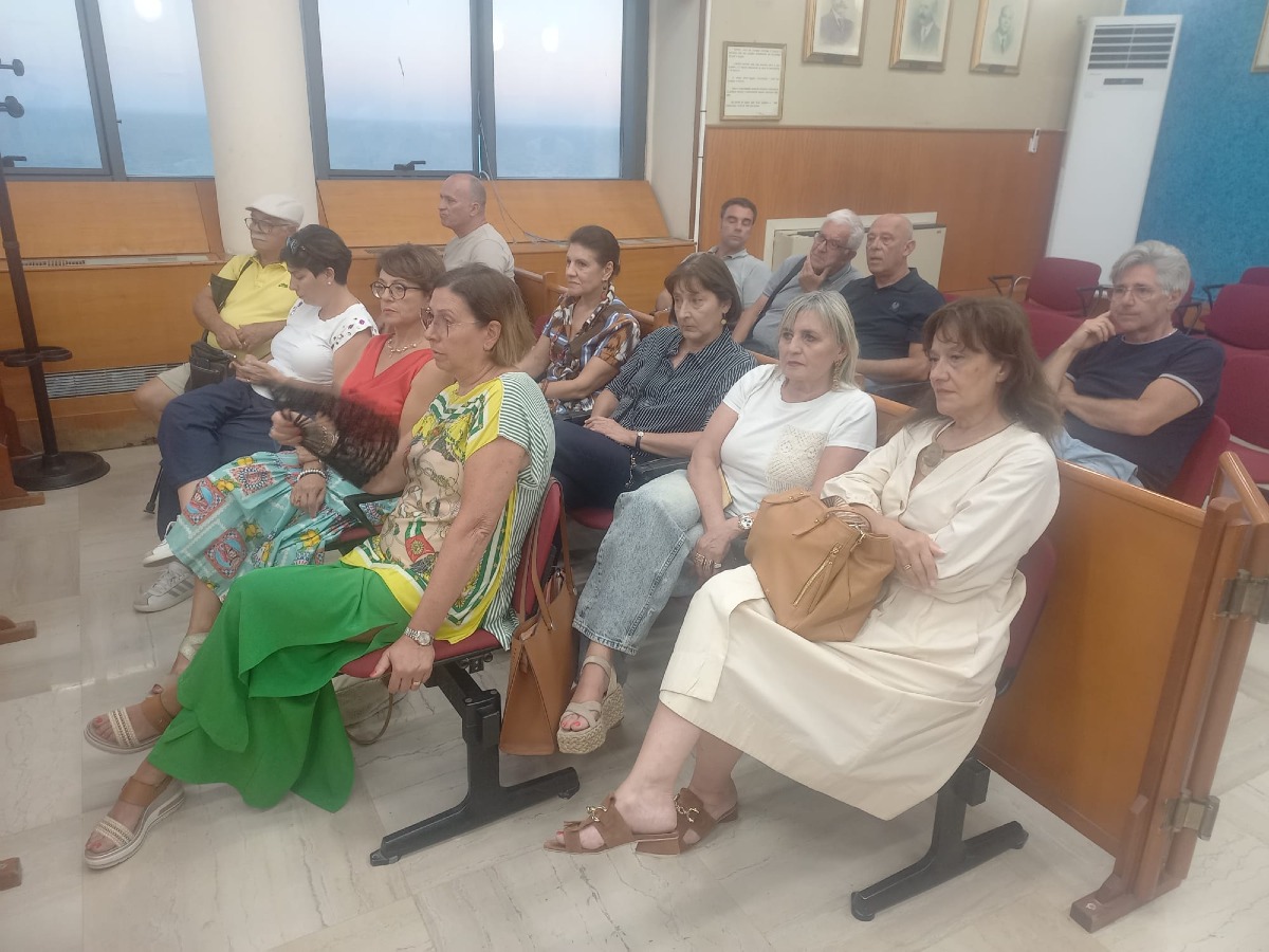 Il mare negato a Poggio Arena,scintille in  consiglio  - 