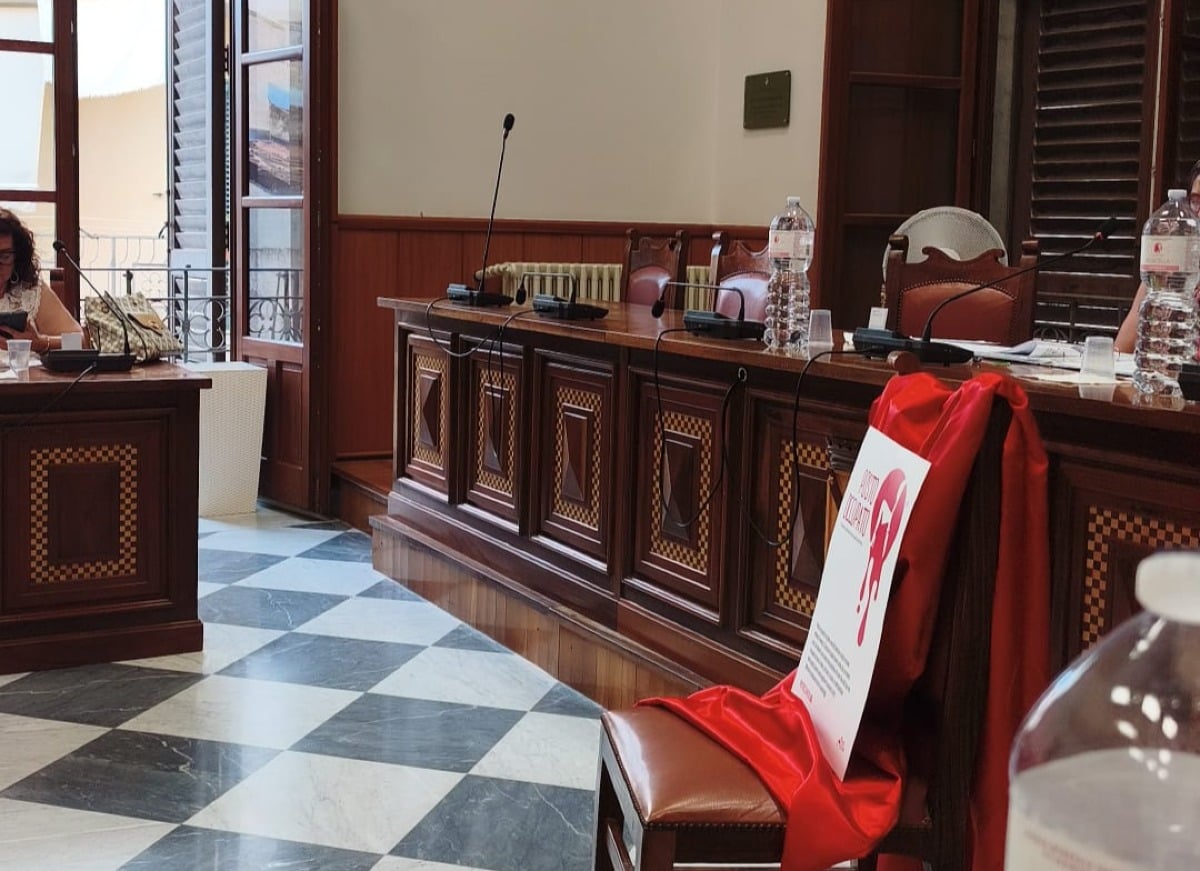 Il consiglio sfiducia  il sindaco  - 