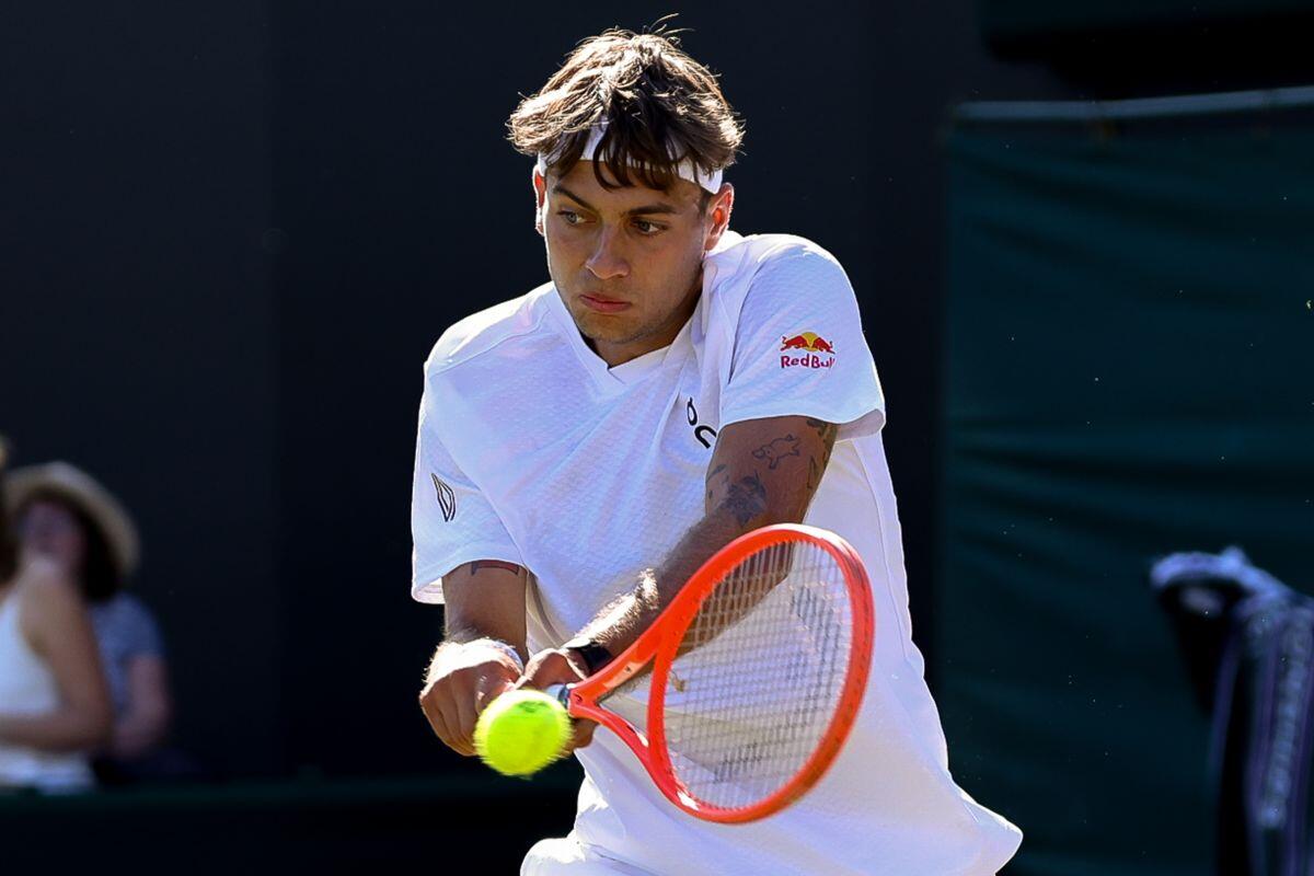 Cobolli piega Khachanov in 5 set e vola agli ottavi di Wimbledon - 