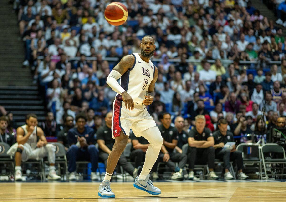 LeBron James giocherà nei Philadelphia 76ers - 