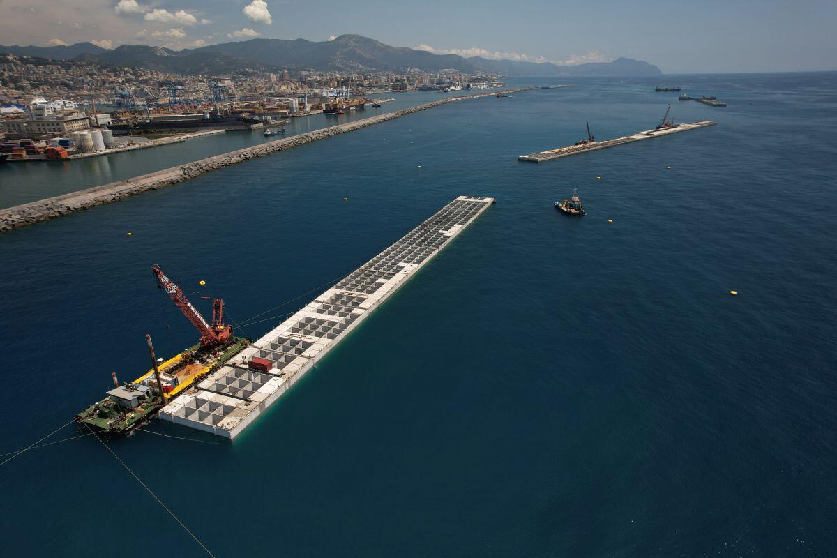 Posato il 26^ cassone della Diga Foranea di Genova - 