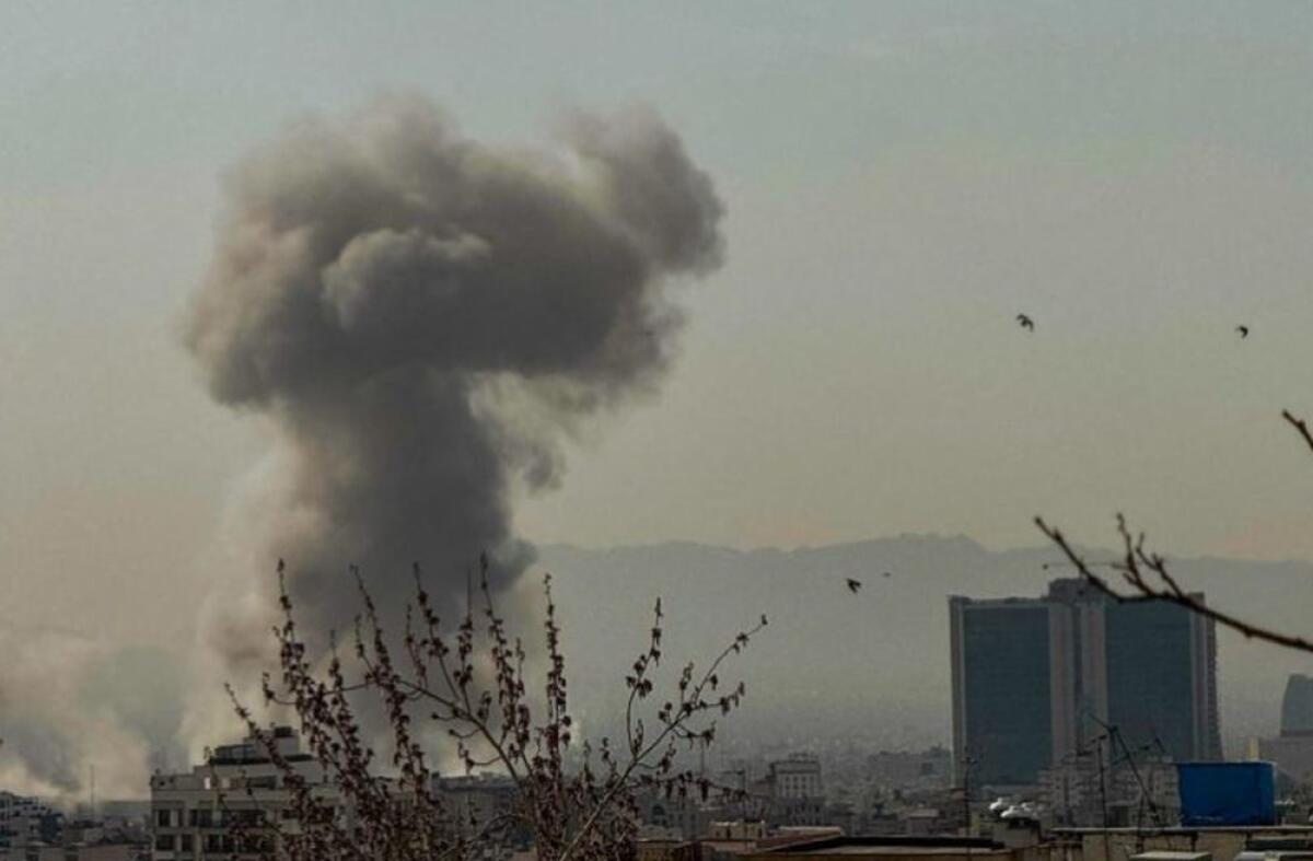 Gli Stati Uniti colpiscono 90 obiettivi in Iran, Teheran attacca basi Usa - 