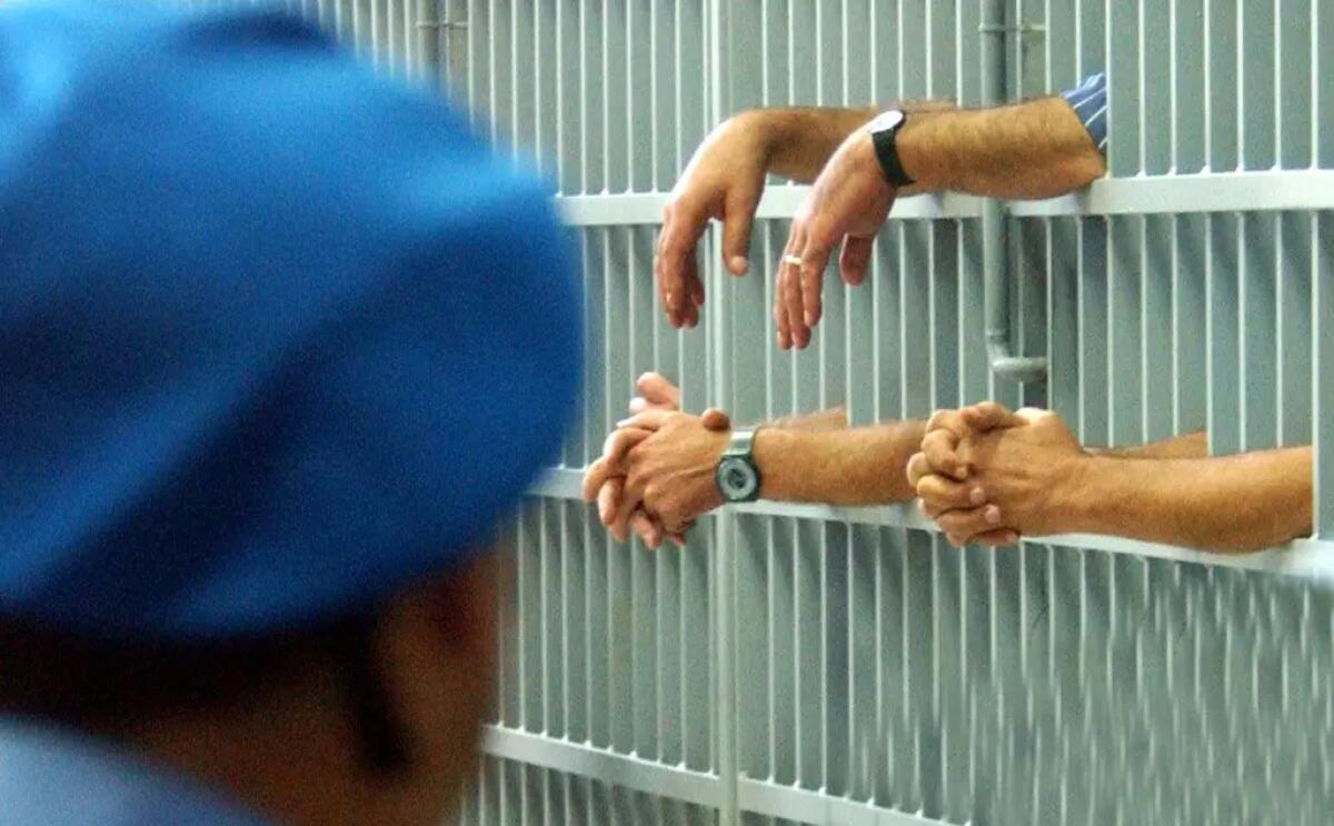 Rivolta nel carcere di Enna, distrutte alcune telecamere di sorveglianza - 