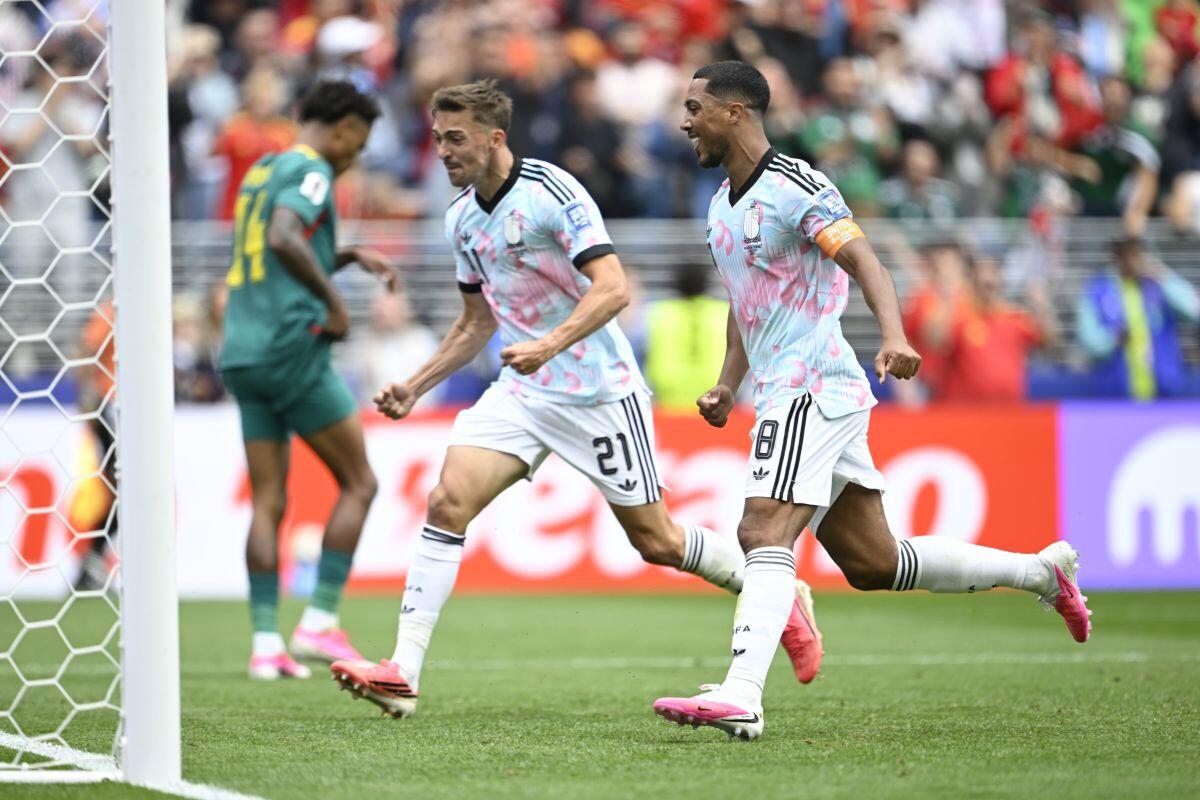 Rimonta Belgio, Senegal ko ai supplementari e Diavoli Rossi agli ottavi - 