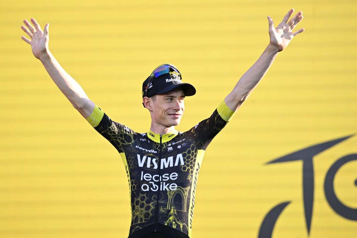 Cronosquadre alla Visma, Vingegaard prima maglia gialla del Tour - 