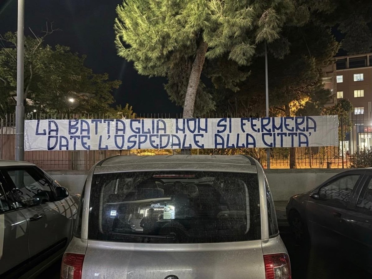 I tifosi del Gela in campo nella "battaglia" per la sanità - 