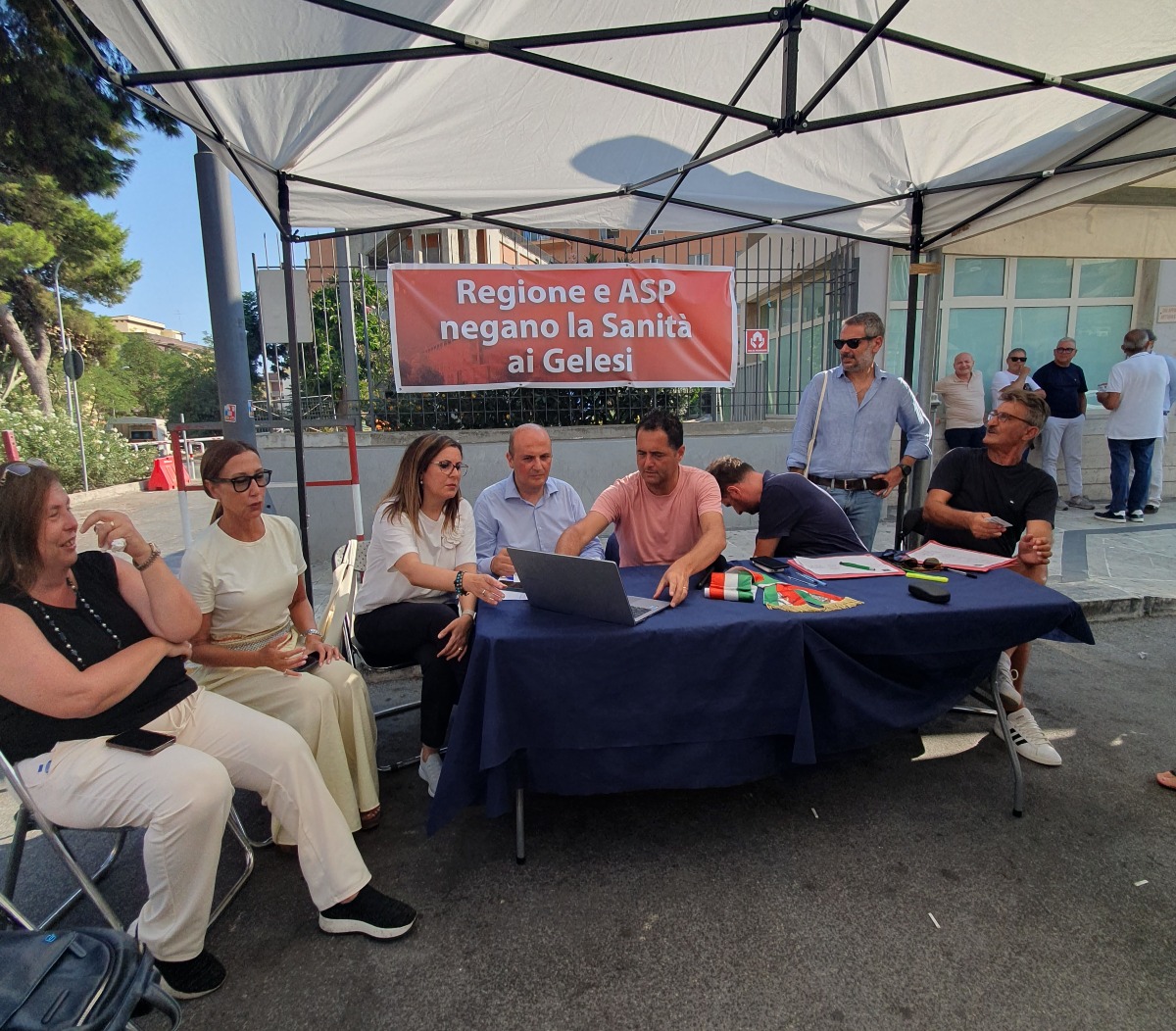 La presidente Cascio: " il sit in non può non proseguire" - 