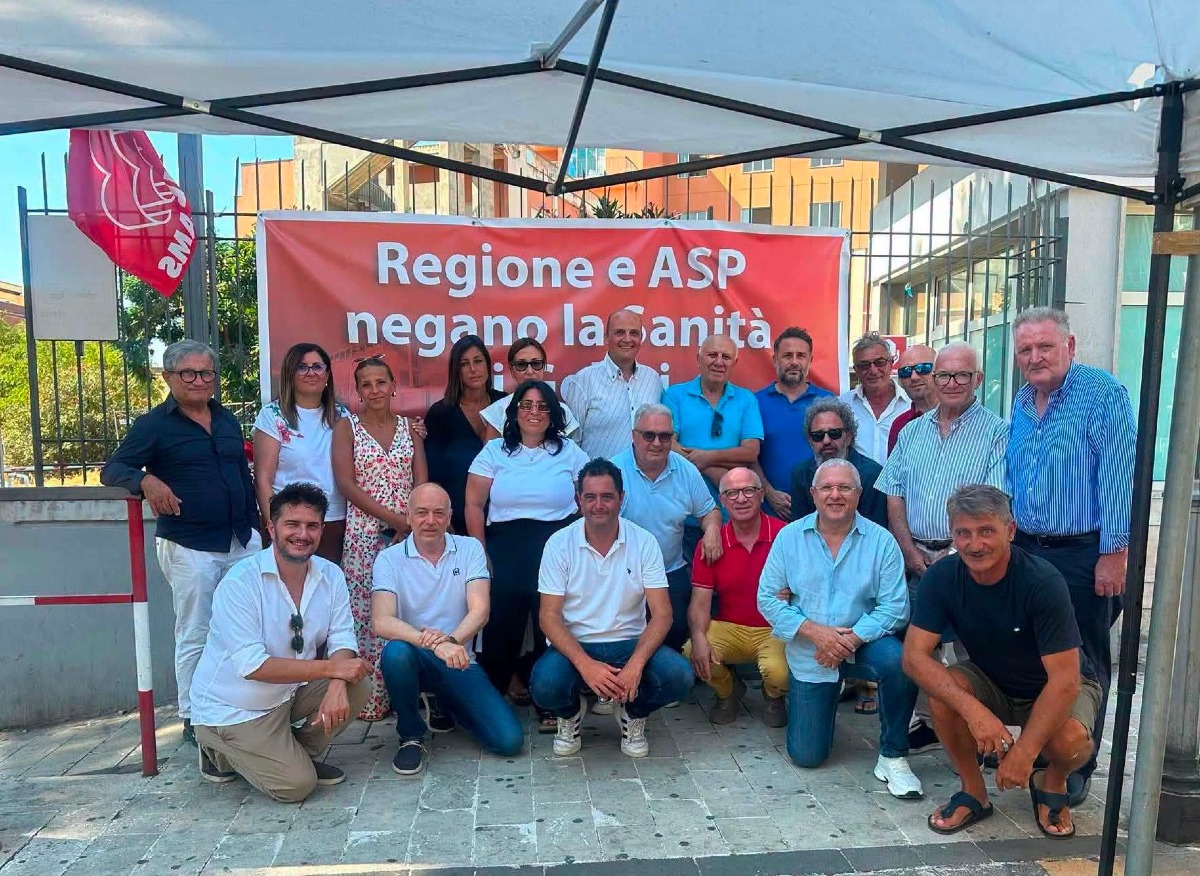 "La politica deve uscire dalla sanità" - 
