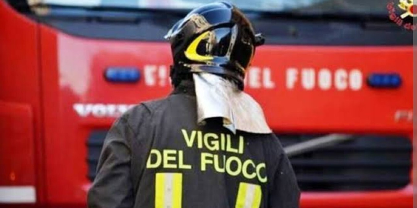Incendio in uno stabile, condomini evacuati - 