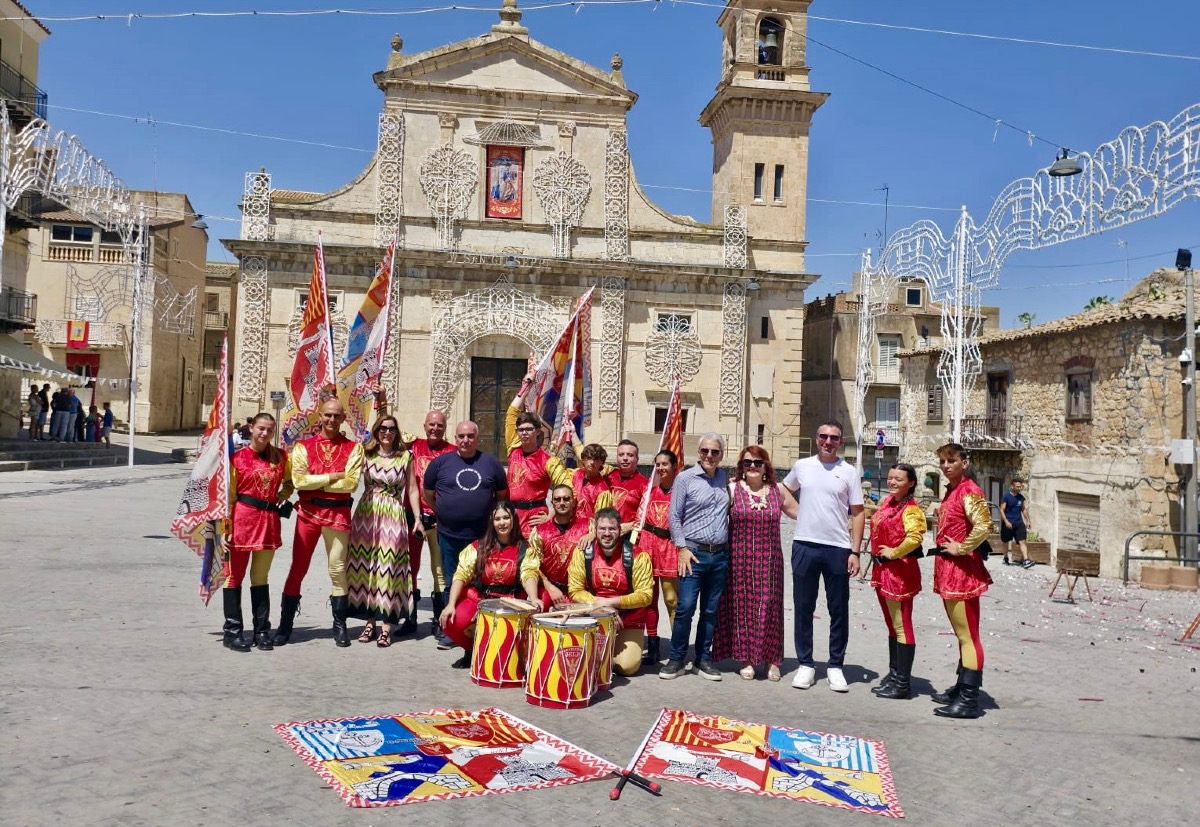 Da Villalba a Gela, le bandiere continuano a volare - 