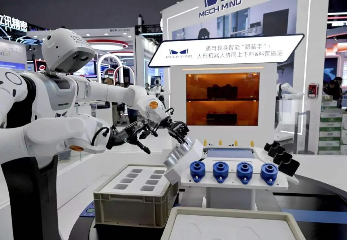 Cina, il settore IA cresce del 40% nel 2025 - 