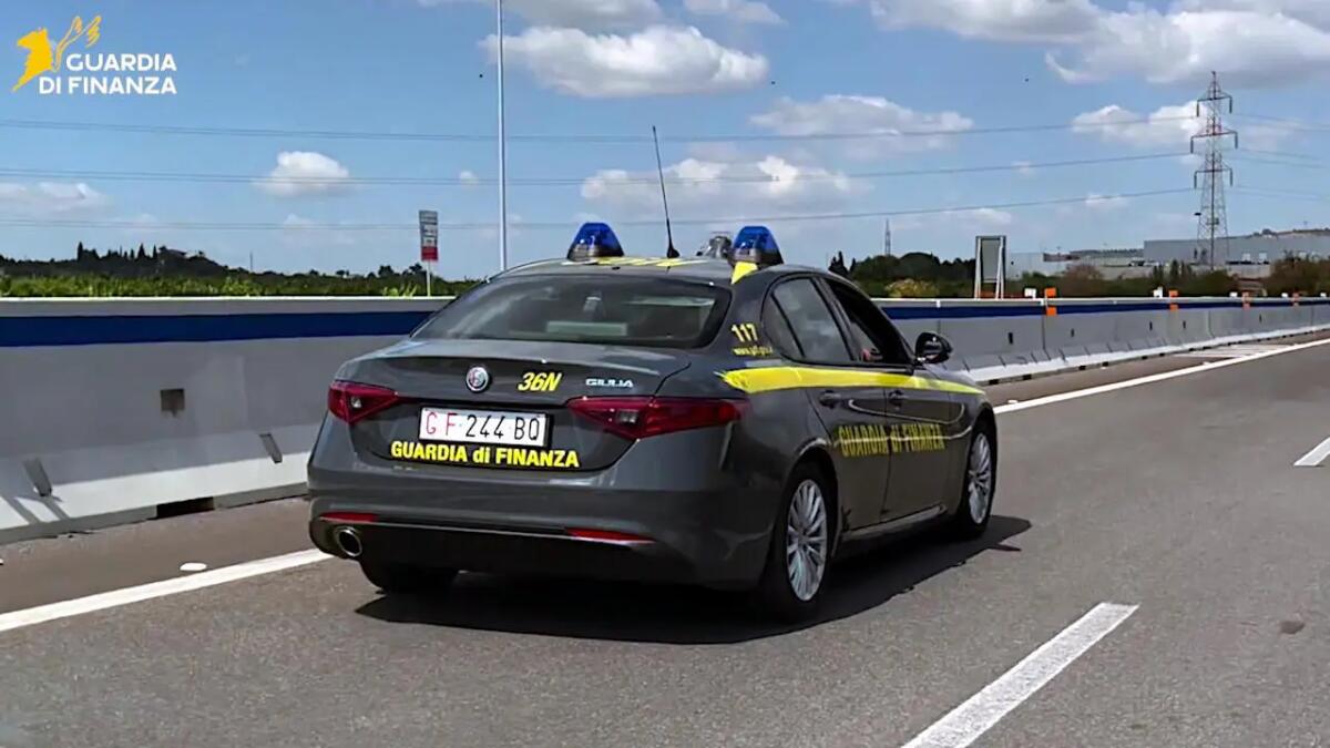 Fermato al casello di Catania-San Gregorio con 2,1 kg di cocaina, arrestato un 68enne - 