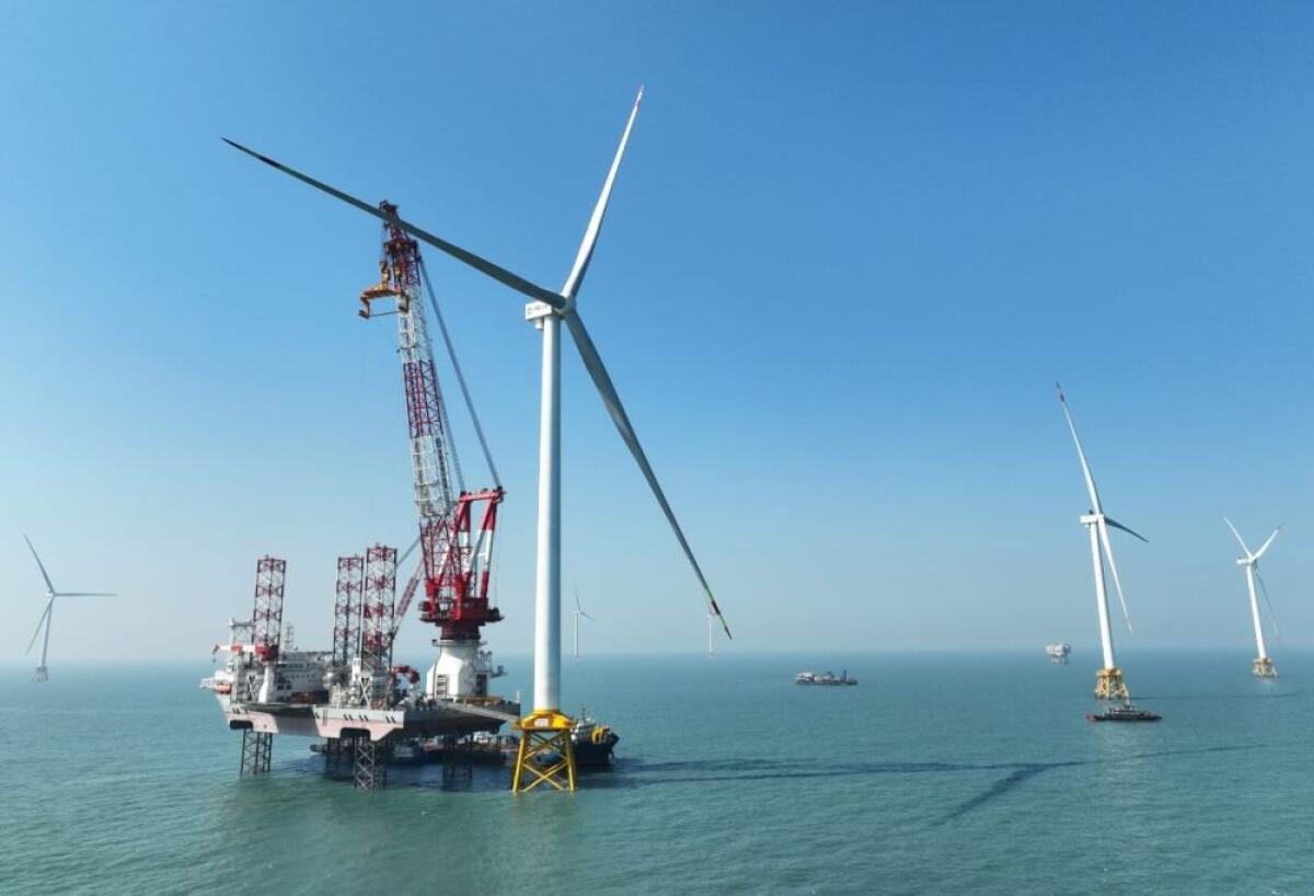 Cina, in funzione la prima piattaforma eolica galleggiante da 16 MW - 