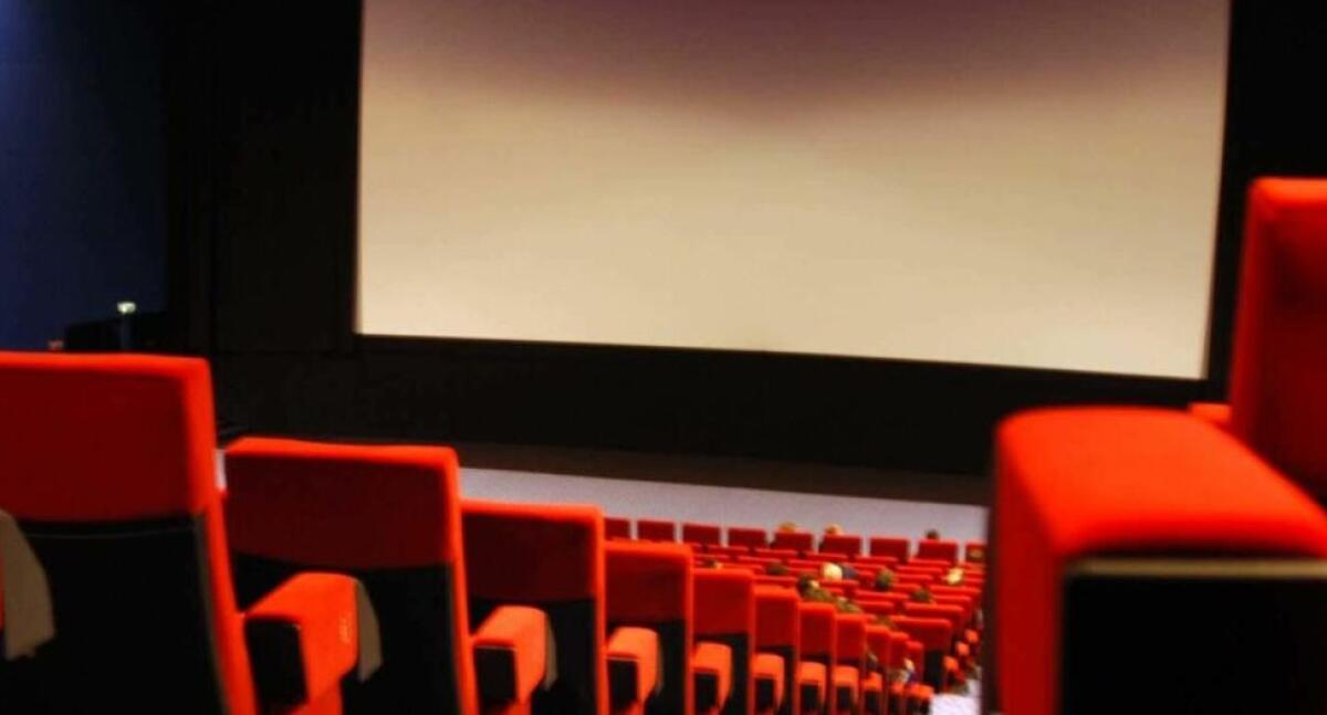 Spettatori si sentono male durante proiezione di un film a Palermo, evacuato un cinema - 