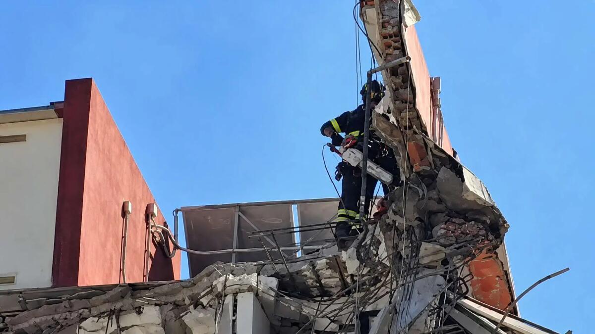 Continuano le ricerche dei dispersi dopo il crollo a Messina, il sindaco chiede lo stato di emergenza - 