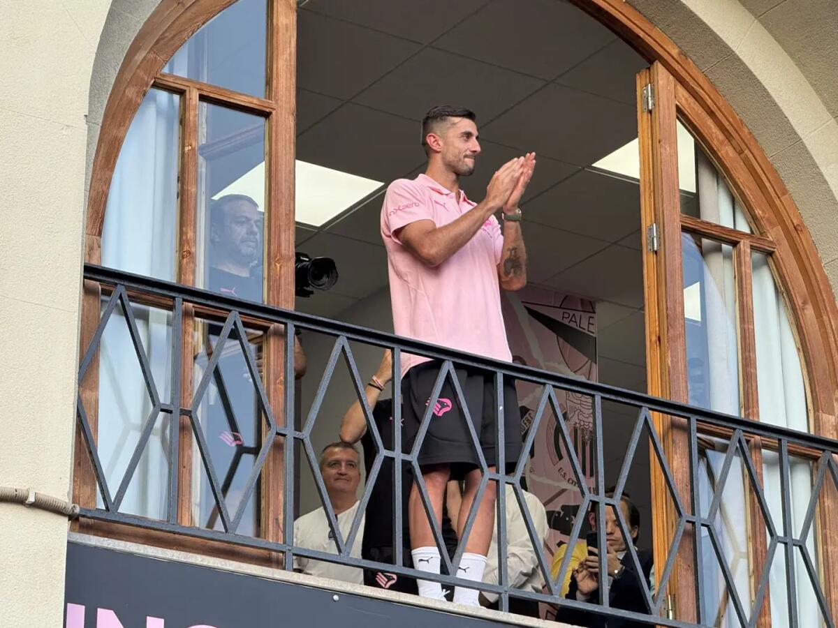 Mattia Perin è il nuovo portiere del Palermo: “So cosa rappresenta questa maglia, vinciamo insieme” / Video - 