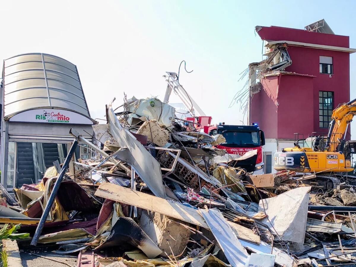 Crollo della palazzina a Messina, recuperato un quarto corpo tra le macerie - 