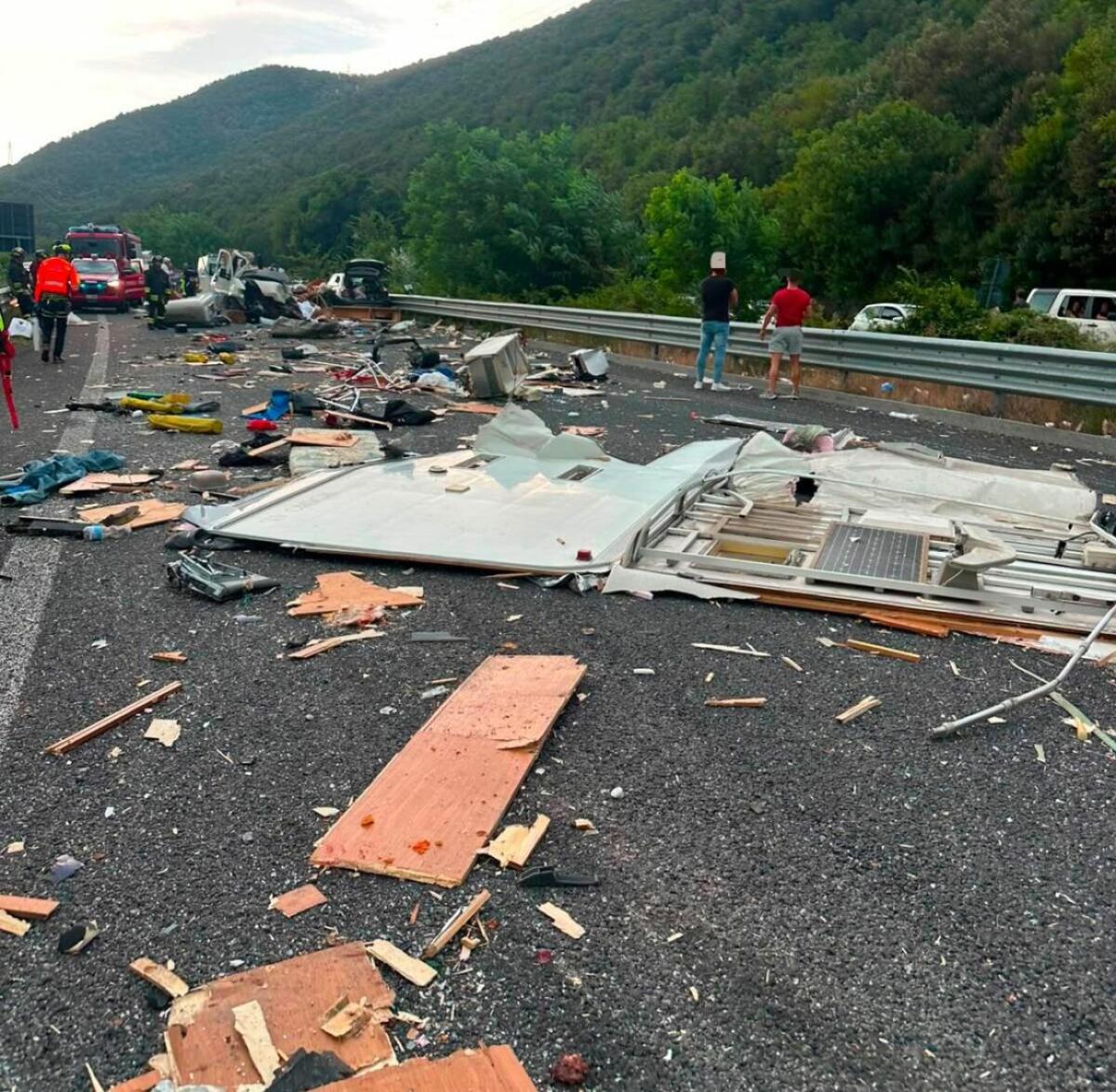 Tragico incidente sulla Rieti-Terni, 6 morti e 26 feriti - 