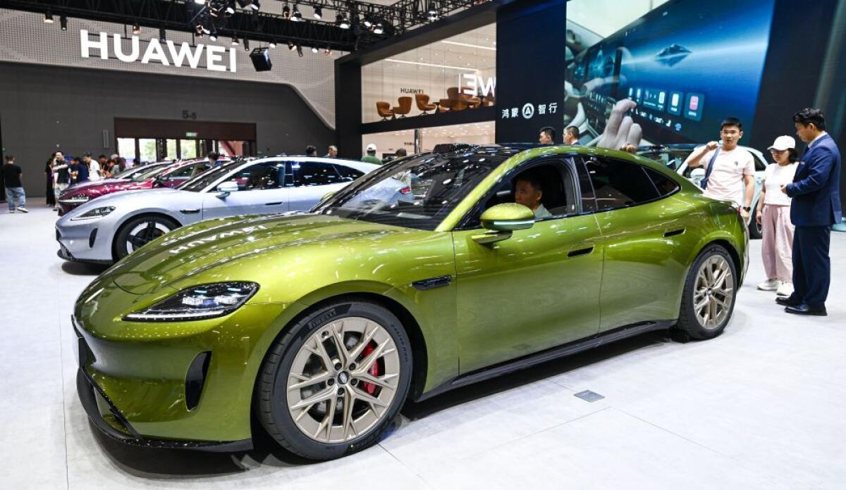 Cina, cresce il consumo energetico per auto elettriche e servizi dati Internet - 