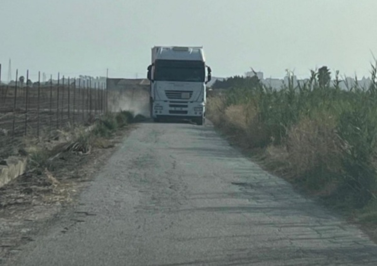 Strada Rinazzi al collasso per  i mezzi pesanti  - 