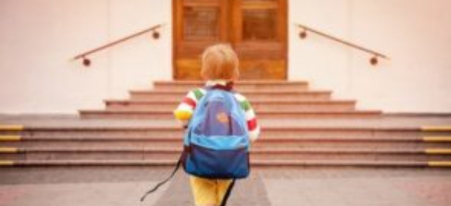 Primo giorno di scuola tra solidarietà e degrado - 