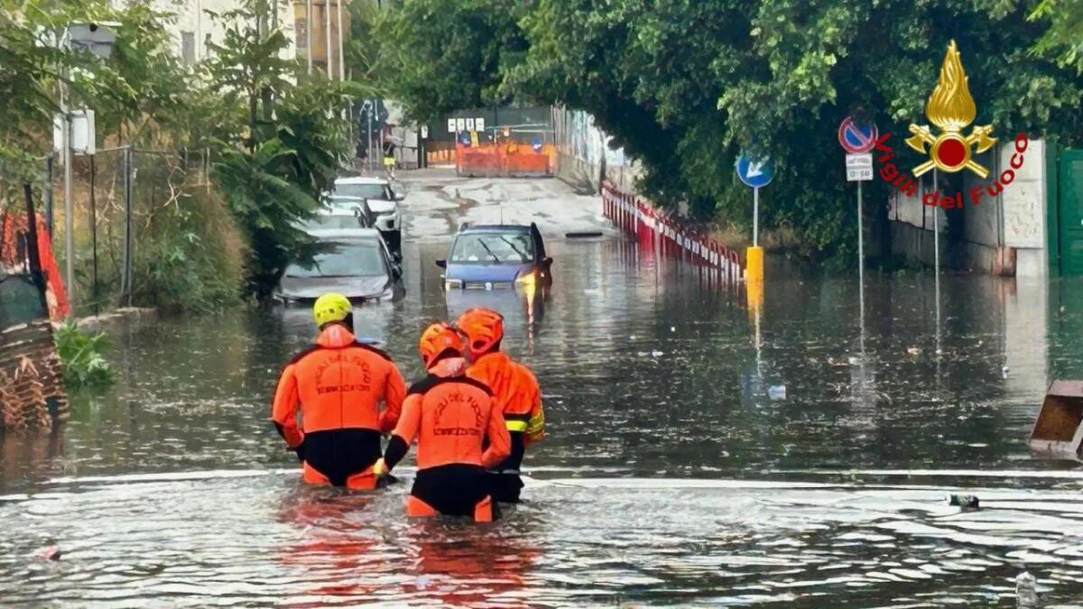 Maltempo in Sicilia, allagamenti e disagi a Palermo. Forte temporale sui Peloritani, a Messina si allaga lo stadio Scoglio - 