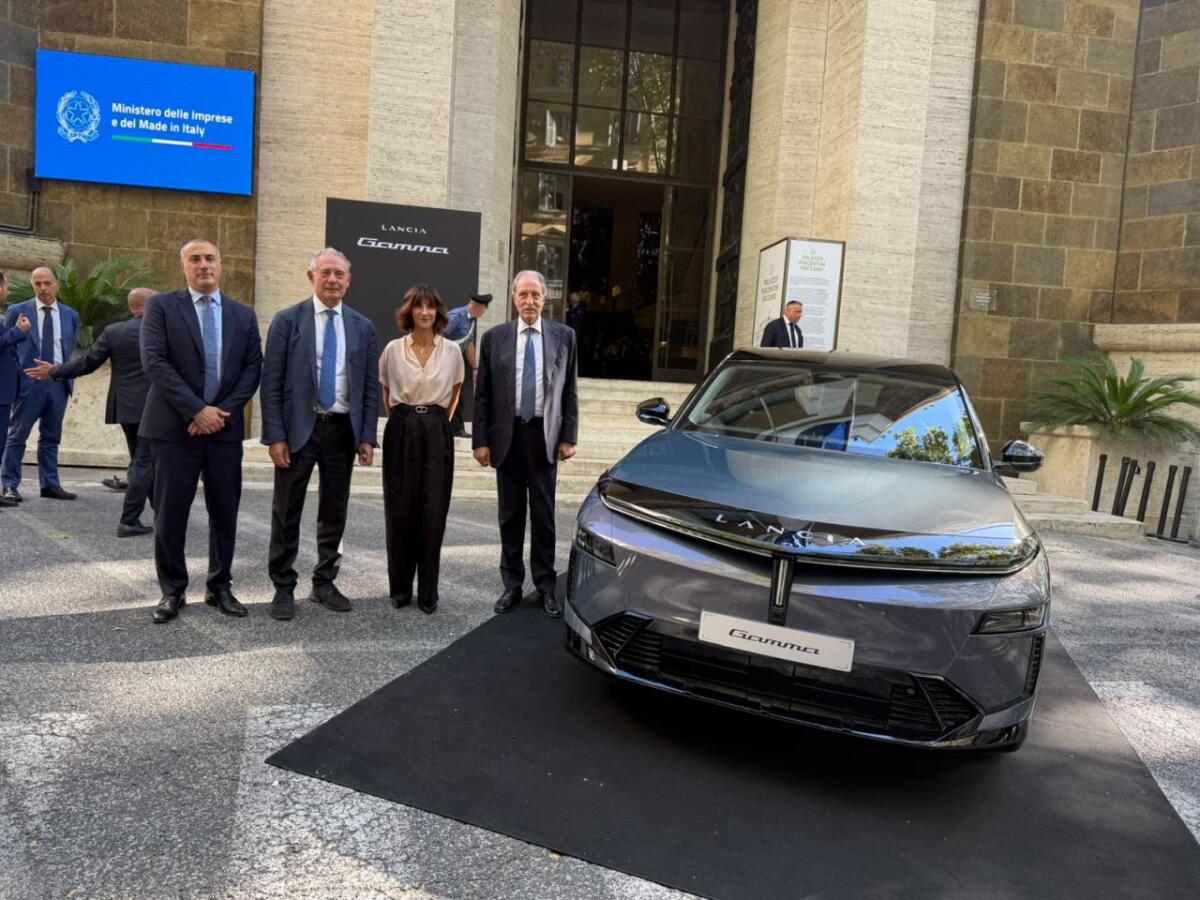 Lancia presenta Gamma il Suv dei 120 anni con design italiano e produzione a Melfi - 